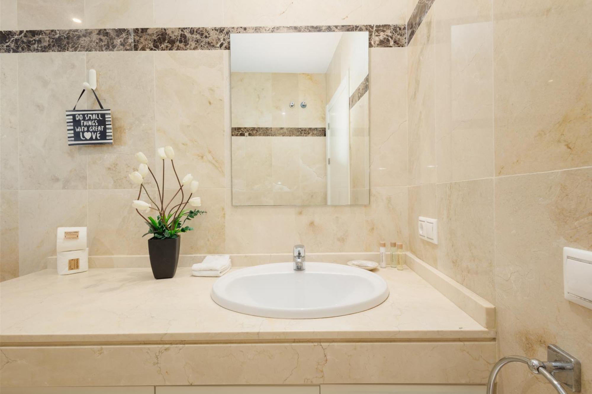 First-Line Beach, Terrace And Pool With Incredible Sea Views, New Golden Mile Estepona Eksteriør bilde