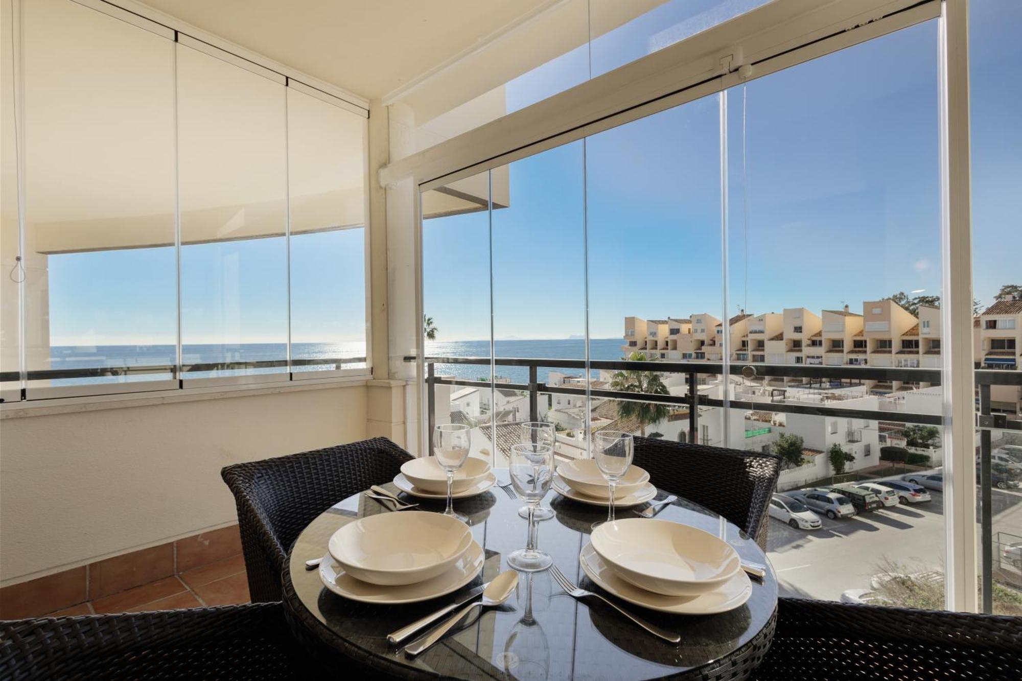 First-Line Beach, Terrace And Pool With Incredible Sea Views, New Golden Mile Estepona Eksteriør bilde