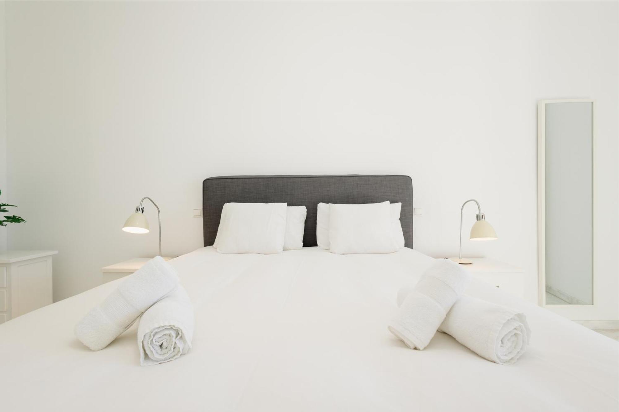 First-Line Beach, Terrace And Pool With Incredible Sea Views, New Golden Mile Estepona Eksteriør bilde
