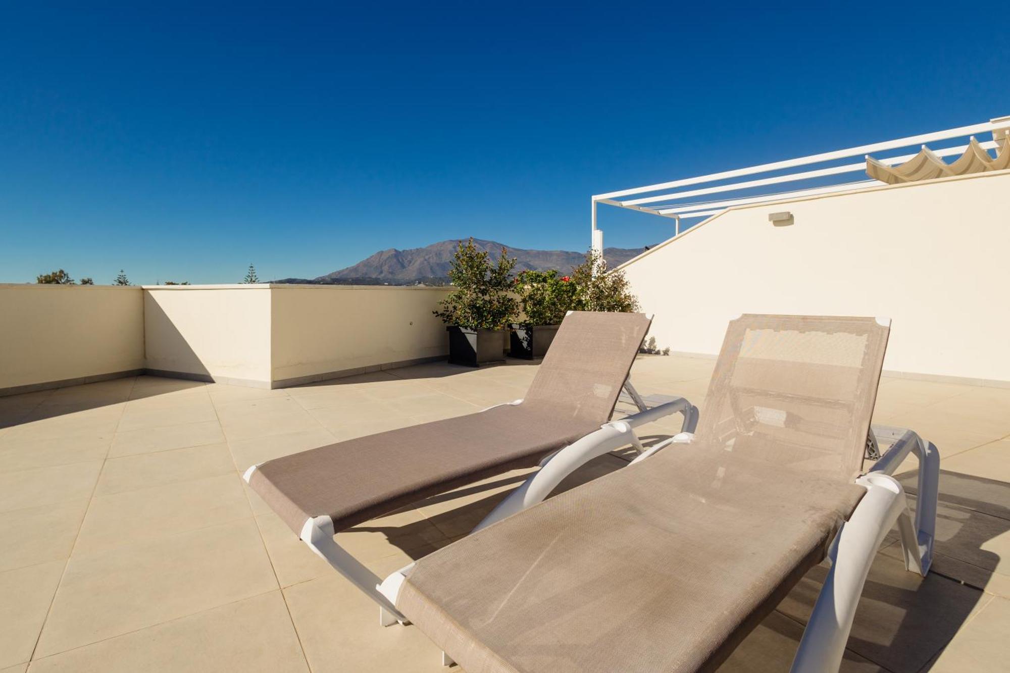 First-Line Beach, Terrace And Pool With Incredible Sea Views, New Golden Mile Estepona Eksteriør bilde