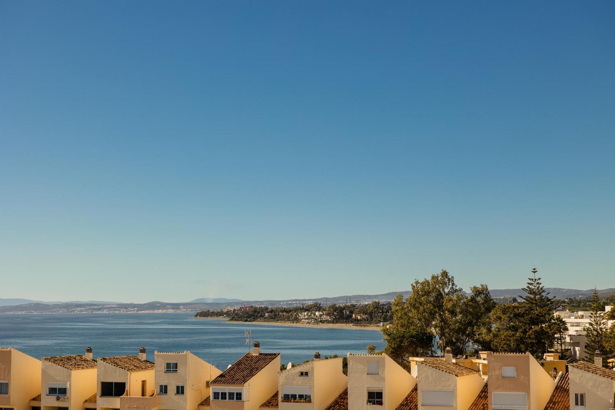 First-Line Beach, Terrace And Pool With Incredible Sea Views, New Golden Mile Estepona Eksteriør bilde