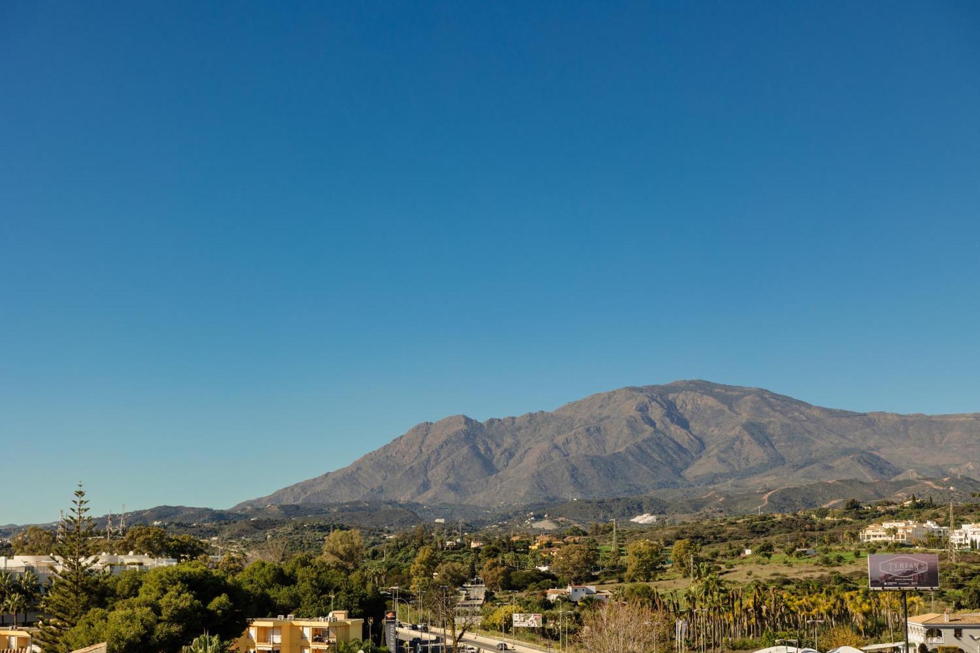 First-Line Beach, Terrace And Pool With Incredible Sea Views, New Golden Mile Estepona Eksteriør bilde
